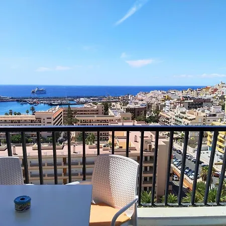 Cristianos Achacay Standing Vue Panoramique