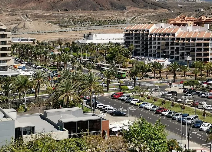 Cristianos Achacay Standing Vue Panoramique דירה