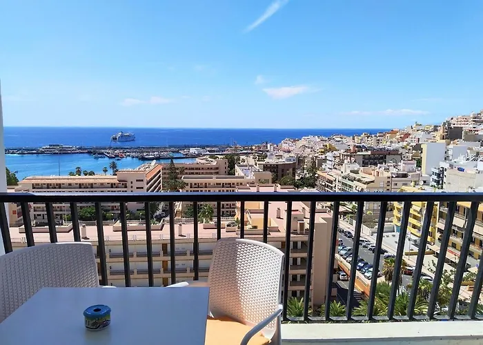 Cristianos Achacay Standing Vue Panoramique