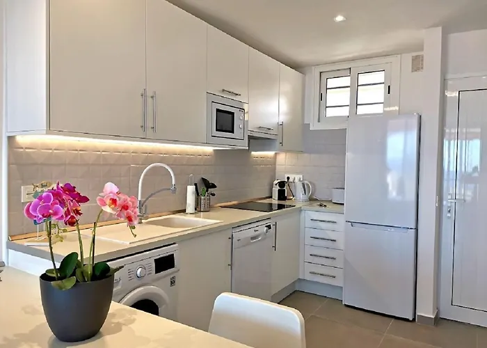 Cristianos Achacay Standing Vue Panoramique