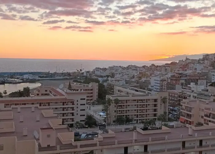 Cristianos Achacay Standing Vue Panoramique