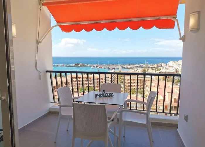 Cristianos Achacay Standing Vue Panoramique